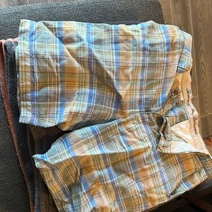 Tommy Bahama Size 34 Plaid Shorts